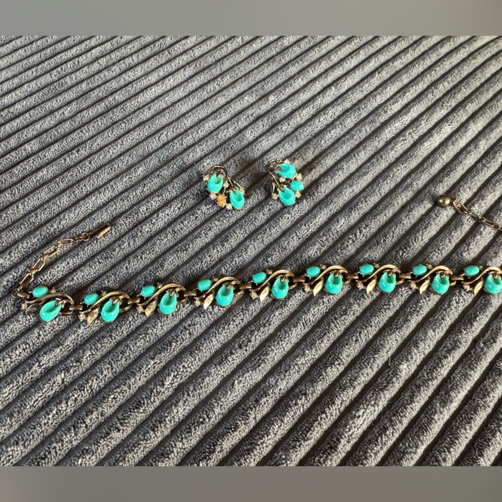50’S CROWN TRIFARI TURQUOISE LUCITE Rhinestone NECKLACE & EARRINGS SET
